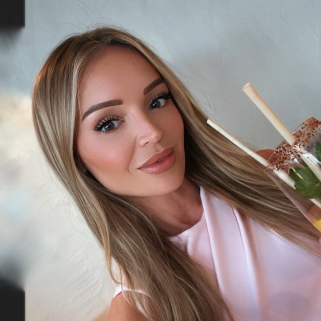 Portrait of Amber, co-founder of Next Owner.