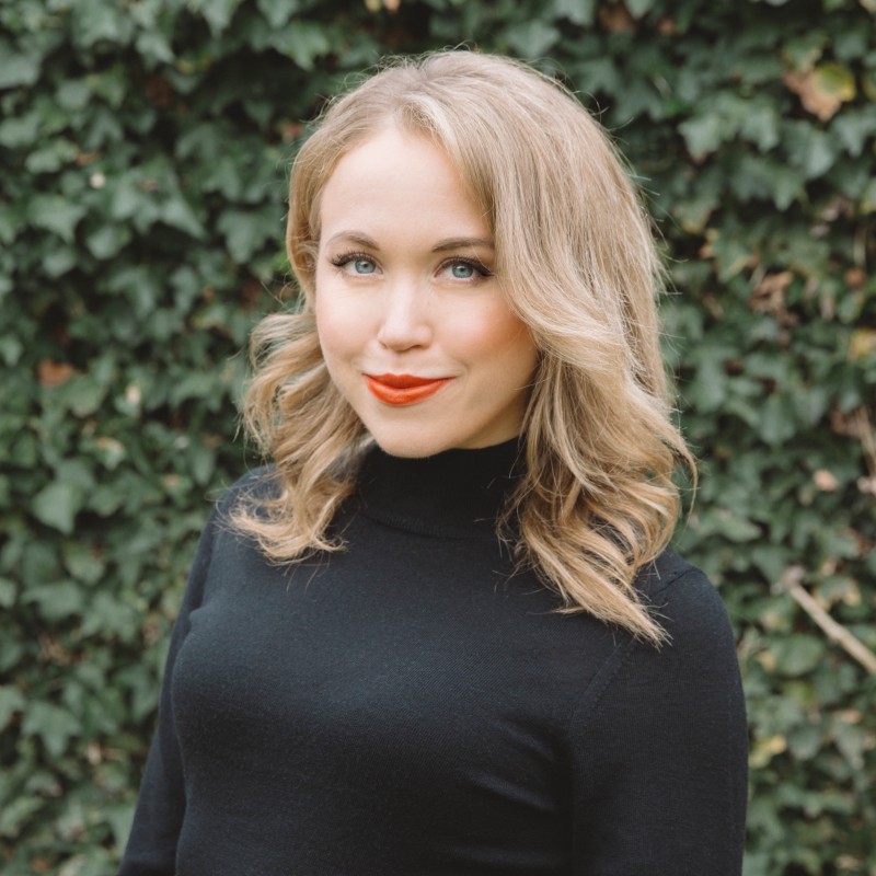 Portrait of Daisy, co-founder of Next Owner.
